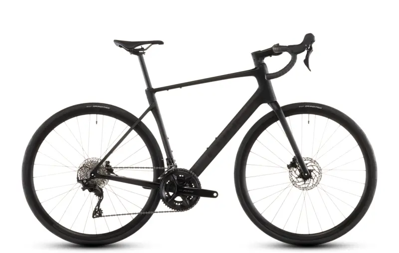 Cube Attain C:62 Race blackline