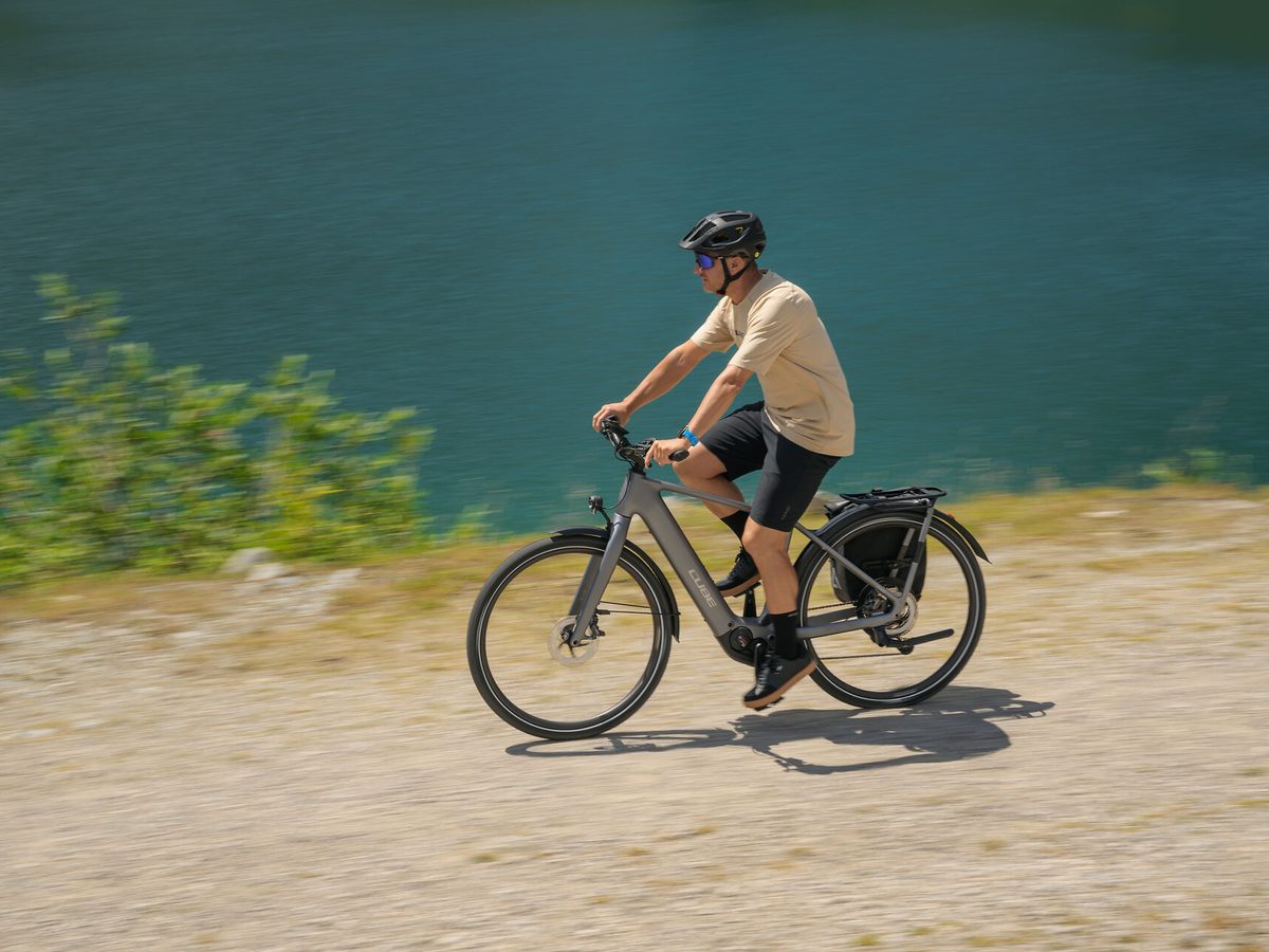 CUBE E-Trekking Bike unterwegs