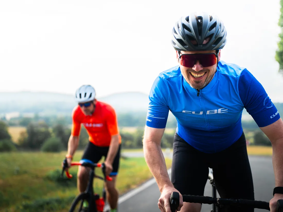 Radfahrer im CUBE-Trikot bei Bad Tabarz