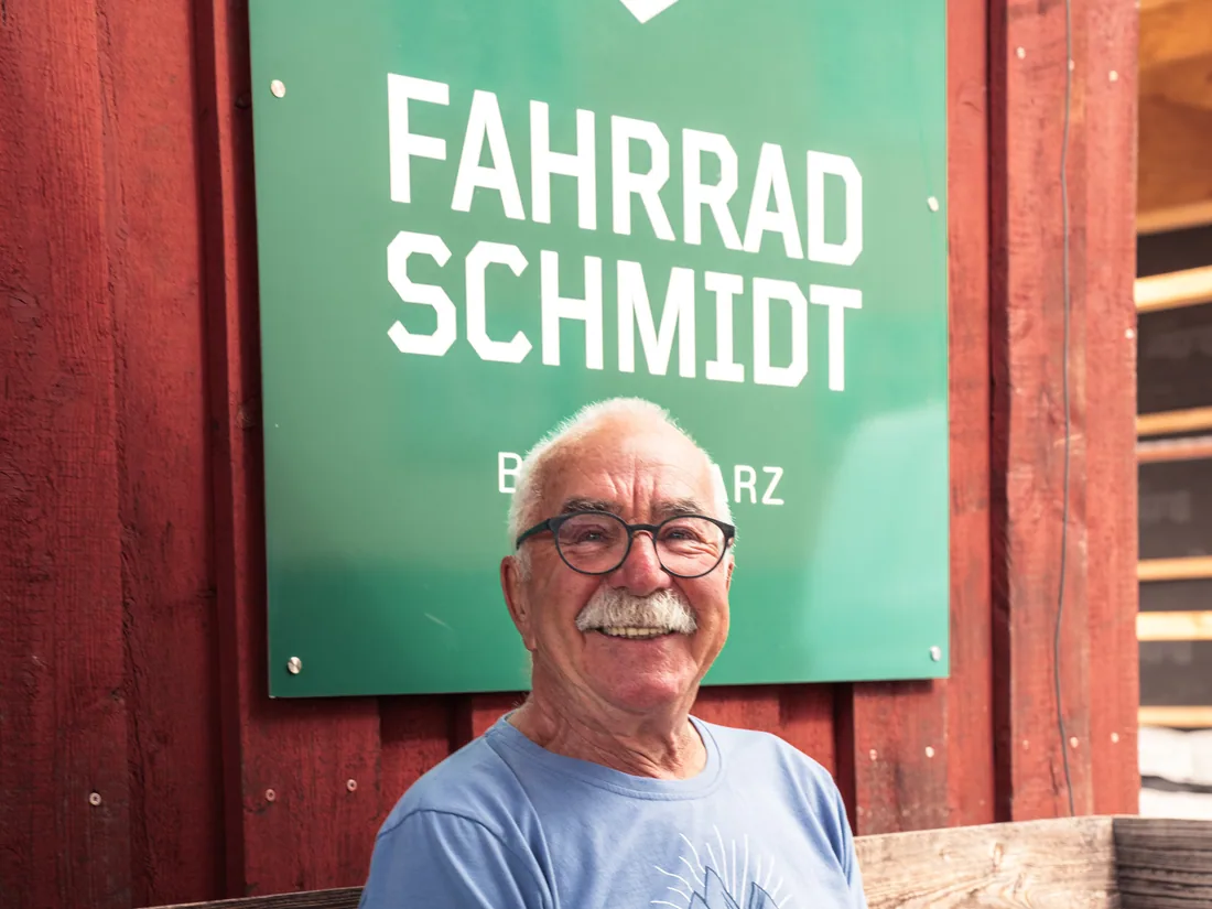 Vor dem Laden von Fahrrad Schmidt in Bad Tabarz