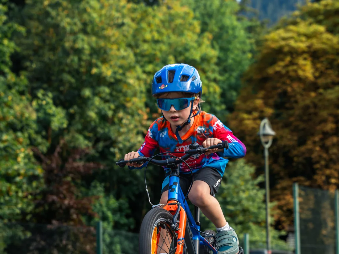 Kind auf dem Pumptrack in Bad Tabarz